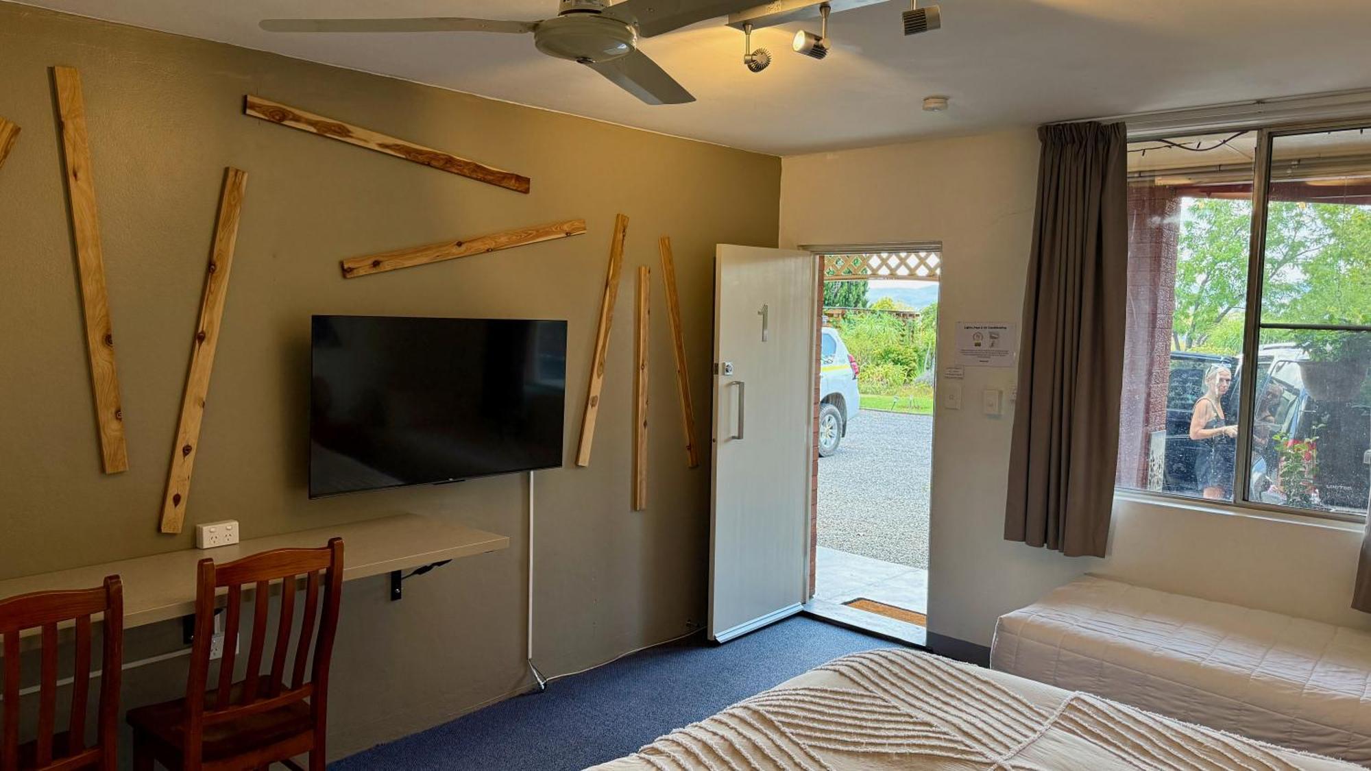Quirindi Sunflower Motor Inn Екстер'єр фото